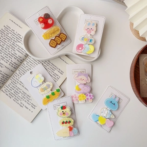 Set mit süßen Cartoon-Acryl-Haarspangen mit Bären- und Hasendesigns für Mädchen
