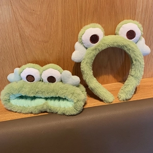 Cute green plush frog headband and hairband set for women with big eyes design