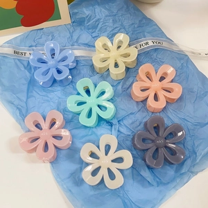 Elegant Flower Hair Claw Clip Sweet Translucent Jelly Matte Resin Hairpins Medium Shark Clip For Women Daily Accessories