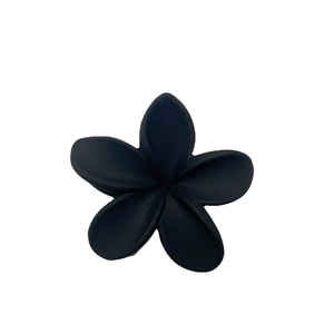 Elegante pinza para el pelo con flor negra mate para peinados y moños de mujer