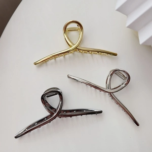 Large Metal Hair Claw For Women Ins Style Simple Elegant Nonslip Alloy Shark Clip Hair Catch Barrettes Hair Accessories