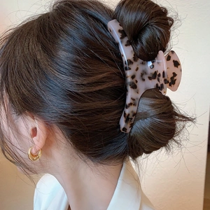 Elegant large acetate leopard print hair claw clip for women's thick hair styling
