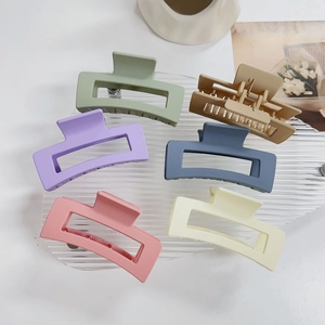 Set di sei mollette per capelli rettangolari opache in colori pastello per donna