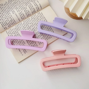 Tre grandi mollette per capelli rettangolari opache in colori macaron per donne