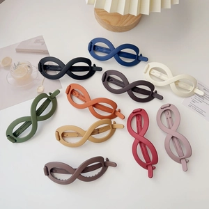 Korean Style Matte Infinity Hair Clip For Women Geometric Twisted Knot Hairpin Back Of Head Ponytail Holder Resin Hair Accessories
