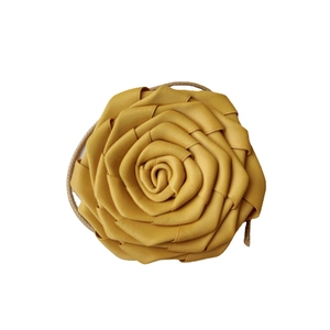 Choker élégant en forme de rose jaune gingembre fait main avec cordon tressé réglable