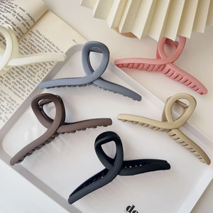 Extra large 15cm matte shark clips in six Morandi colors for minimalist hair styling
