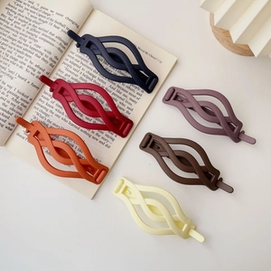 Elegant Frosted Hair Clip For Women Twisted Banana Clip Minimalist Matte Hair Claw For Daily Styling Accessories