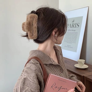 Large camel plush claw clip for women, soft faux fur hair clip for elegant updos