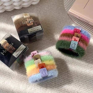 Lot de chouchous élastiques en fausse fourrure peluche avec écussons mignons en boîte