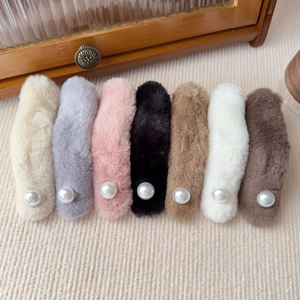 Elegantes Plüsch Haarklammer Set mit Perlen in sieben Farben für Herbst und Winter