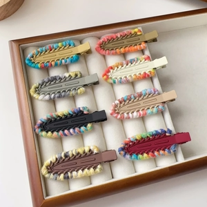 Handmade Contrast Color Wool Woven Hair Clip For Women Sweet Cool Colorful Duckbill Clip Autumn Winter Fringe Hairpin