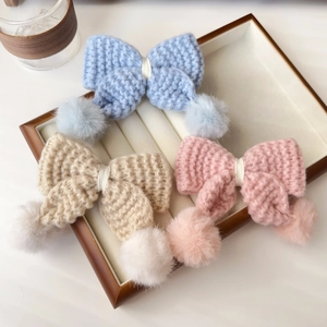 Barrette À Cheveux Nœud En Tricot Avec Pompon En Peluche Pince À Bec De Canard En Laine Automne Hiver Accessoires Cheveux