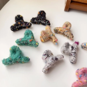 Mini pinces à cheveux en peluche pour femmes en diverses textures tricotées colorées
