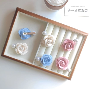 Barrettes à cheveux camélia 3D élégantes avec perles en bleu, rose et beige