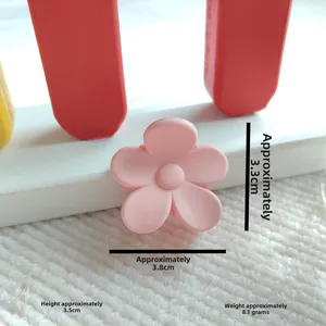Rosafarbene matte Blumen Haarklammer Maße ca. 3,8x3,3x3,5cm und Gewicht 8,1g