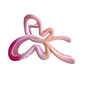 Molla per capelli a farfalla con sfumatura rosa e design traforato per acconciature moda