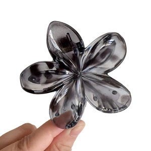 Pinza per capelli vintage grigia con motivo floreale e texture ad inchiostro