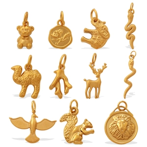 Set de 11 colgantes dorados de animales como león, águila y ciervo para crear joyas