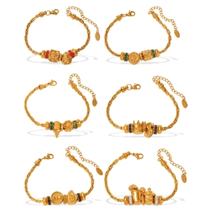 Set de seis pulseras doradas de acero inoxidable con colgantes de flores y coronas
