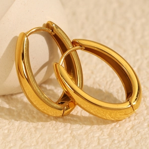Boucles d'oreilles créoles ovales en forme de C en acier inoxydable plaqué or 18k