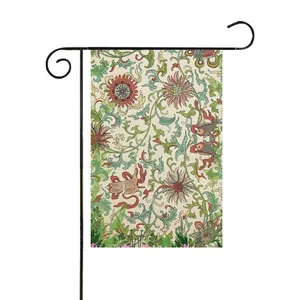 Frühlings-Gartenfahne mit Vintage-Koi-Blumenmuster auf schwarzem Metall-Gartenständer