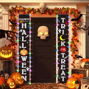 Detail der LED-Halloween-Banner für die Haustür mit festlichen Motiven und Lichtern