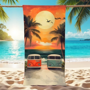 Détail d'une serviette de plage en microfibre avec imprimé soleil couchant et vans vintage