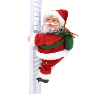 Detailansicht vom kletternden Weihnachtsmann mit grünem Geschenksack an der weißen Leiter