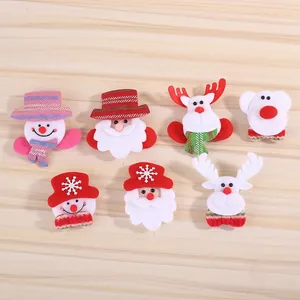 LED Glowing Christmas Brooch Felt Non-Woven Fabric Cartoon Santa Reindeer Snowman Holiday Party Decoration Accessories