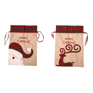 Zweier-Set Weihnachtsgeschenkbeutel aus Jute mit Weihnachtsmann- und Rentier-Karo-Stickerei