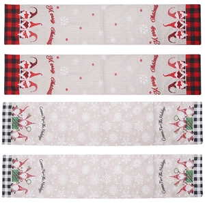 Chemin de table de Noël avec gnomes, bordure à carreaux et imprimé Merry Christmas