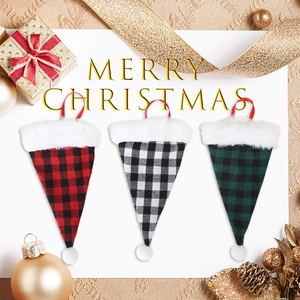 Buffalo Plaid Christmas Cutlery Holder Santa Hat Shape Plush Trim Tableware Pocket For Dining Table Holiday Party Decoration