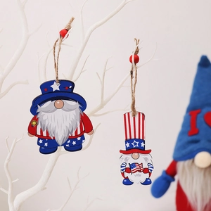 Pendentifs gnomes en bois patriotiques avec motifs drapeau USA et corde de chanvre