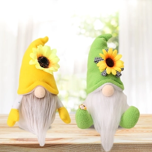 Set di gnomi di peluche con girasoli e cappelli a punta per decorazione della casa