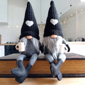 Nordischer Gesichtsloser Weihnachts-Zwerg Puppe Mit Kaffeetasse Bestrickte Herz Lange Mütze Plüsch Ornament Für Home Dekoration