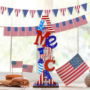 Centrotavola America in legno con design a stelle e strisce per il 4 di luglio