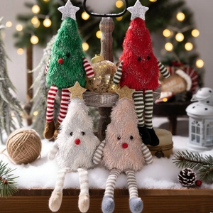 Simpatici alberi di Natale di peluche con gambe lunghe e stelle per arredo festivo