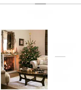 Pot de stockage en porcelaine avec couvercle en bois dans un décor de Noël nordique