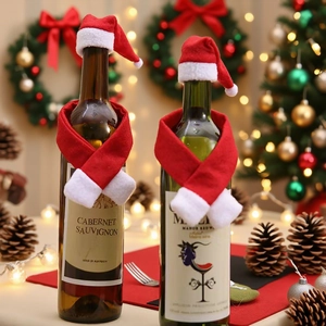 Ensemble de décoration de bouteille de Noël avec mini écharpe et bonnet pour la table
