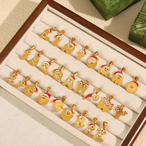 Alphabet-Anhänger mit 18k Vergoldung und Emaille-Weihnachtsmann-Design für Halsketten