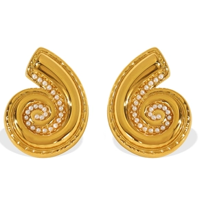 Elegantes pendientes de espiral de concha en oro de 18k con perlas blancas para mujeres