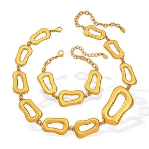 Set di gioielli in acciaio inossidabile dorato con collana e bracciale a catena cava