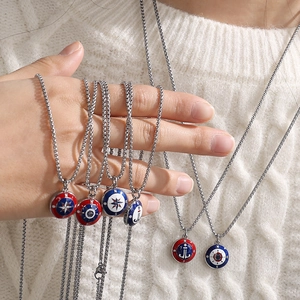 Collares unisex de acero inoxidable con colgante de brújula náutica y detalles de esmalte
