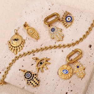 Ciondoli Mano di Fatima e Occhio del Male placcati oro 18K con zirconi su catena