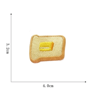 Detailed size view of the cartoon toast bread embroidery patch with dimensions 4.0cm x 3.2cm
