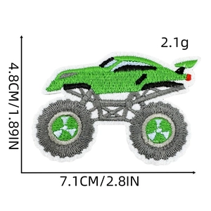 Parche bordado de monster truck verde para ropa de niños con dimensiones 4,8x7,1cm