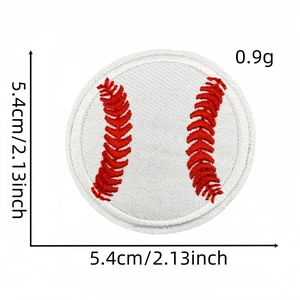 Détail de l'écusson brodé baseball montrant la taille de 5,4 cm et le poids léger de 0,9 g