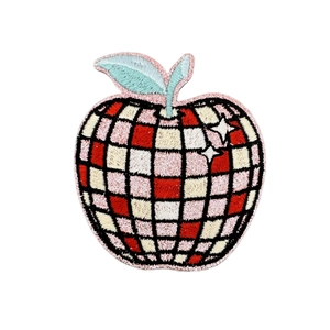 Toppa ricamata a forma di mela con paillettes e motivo a scacchi rosa e rossi