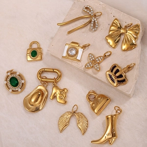 Vintage Goldanhänger mit Strass und grünen Smaragden für DIY-Halsketten